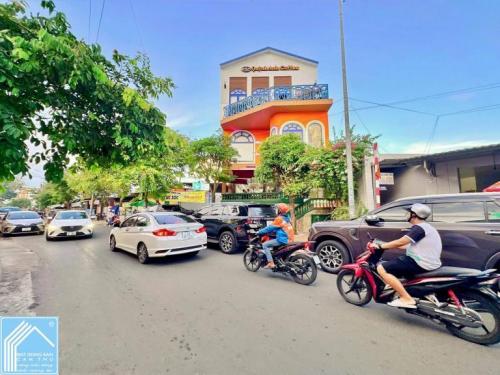 BÁN NHÀ 3LẦU mới đẹp, MẶT TIỀN KD tốt. TẶNG NGUYÊN QUÁN ĐANG KD. Vị trí HOT nhất Cần Thơ BÁN NHÀ 3LẦU mới đẹp, MẶT TIỀN KD tốt. TẶNG NGUYÊN QUÁN ĐANG KD. Vị trí HOT nhất Cần Thơ