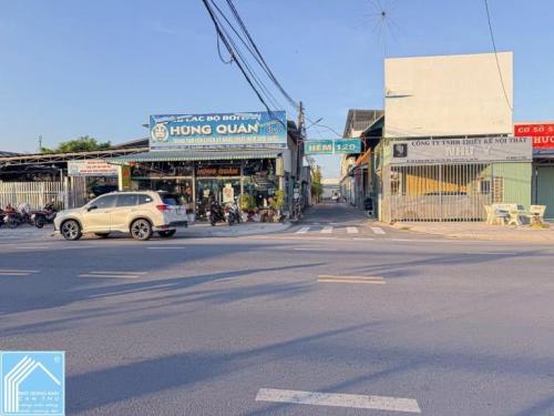 BÁN NHÀ Cấp 4, Hẻm 120 Hoàng Quốc Việt️Hẻm Rộng Rãi, Gần Bánh Xèo 7 TỚI