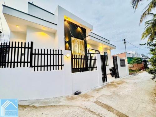 BÁN NHÀ CẤP 4 HIỆN ĐẠI - RẠCH ÔNG DỰA, P. LONG TUYỀN, Q. BÌNH THỦY, TP. CẦN THƠ Giá: 1 tỷ 700 BÁN NHÀ CẤP 4 HIỆN ĐẠI - RẠCH ÔNG DỰA, P. LONG TUYỀN, Q. BÌNH THỦY, TP. CẦN THƠ Giá: 1 tỷ 700