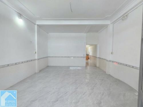 BÁN NHÀ cấp 4, NÓC BẰNG - TRỤC CHÍNH HẺM xe hơi (Gần sát khu Đại Ngân)