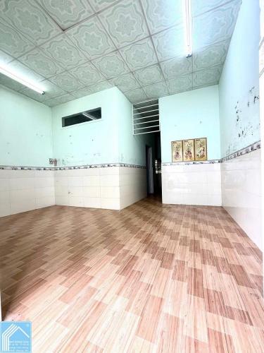 Bán nhà Cấp 4 trục chính hẻm 136 cách đường Hoàng Quốc Việt 150m
