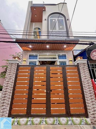 Bán Nhà đang Xây - Cách đường Hoàng Quốc Việt 70m - Thông Bờ kè Cái Sơn