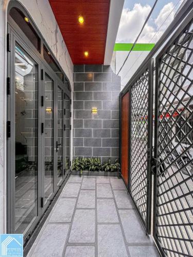 Bán nhà đẹp 1 trệt 1 lầu hẻm 182 Trần Hưng Đạo, gần CV Lưu Hữu Phước, DT 4,37x9,7m -42m2