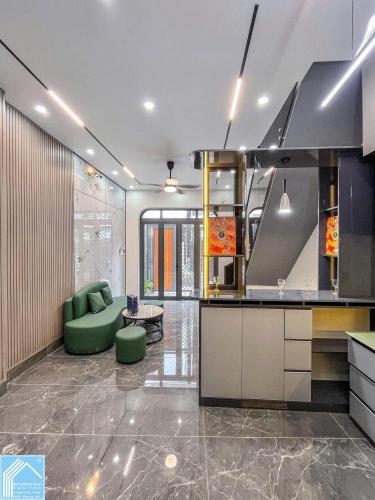 Bán nhà đẹp 1 trệt 1 lầu hẻm 182 Trần Hưng Đạo, gần CV Lưu Hữu Phước, DT 4,37x9,7m -42m2