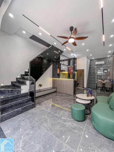 Bán nhà đẹp 1 trệt 1 lầu hẻm 182 Trần Hưng Đạo, gần CV Lưu Hữu Phước, DT 4,37x9,7m -42m2