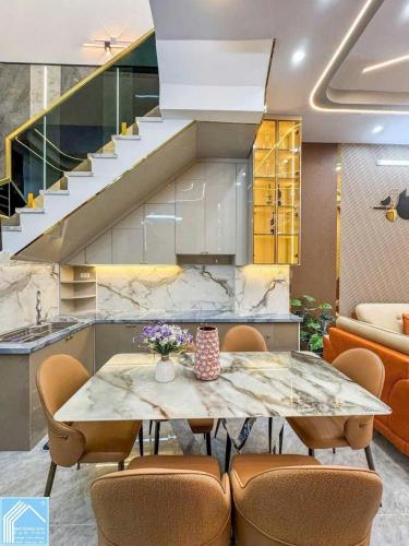 BÁN NHÀ ĐẸP MỚI XÂY TRỆT LẦU MỚI KDC CỬU LONG - TRUNG TÂM CẦN THƠ