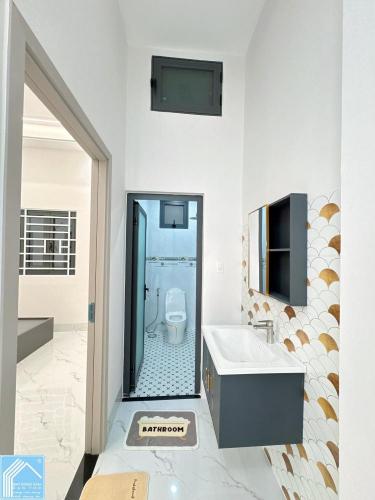 BÁN NHÀ GẦN BỆNH VIỆN NHI ĐỒNG VÀ TRƯỜNG ĐẠI HỌC FPT 500m NHÀ 1TRỆT 1LẦU GIÁP KHU DÂN CƯ DẦU KHÍ