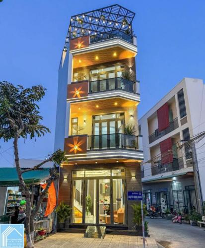 Bán nhà GÓC 2MT - 2LẦU + SÂN THƯỢNG. Vị trí Sáng & Đẹp, KDoanh, VPCTy,…