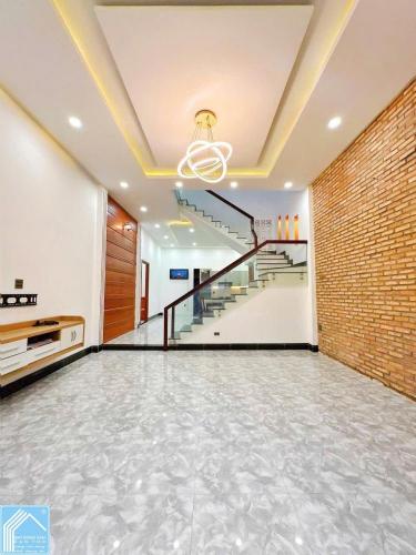 BÁN NHÀ LẦU - DT RẤT RỘNG & ĐẸP. Nằm gần Chợ Mít Nài & Đại Học Cần Thơ.