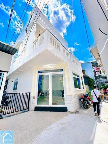 BÁN NHÀ LẦU - GÓC 2MT Hẻm - MỚI TUYỆT ĐẸP (Hẻm 233 NVCừ (gần Cao Đẳng Y Tế CT)