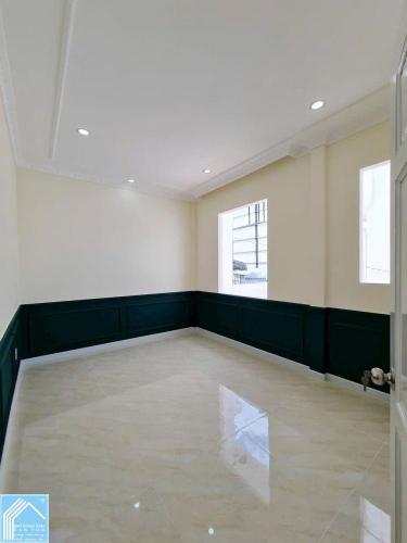 BÁN NHÀ LẦU - GÓC 2MT Hẻm - MỚI TUYỆT ĐẸP. Hẻm 233 NVCừ (gần Cao Đẳng Y Tế CT)