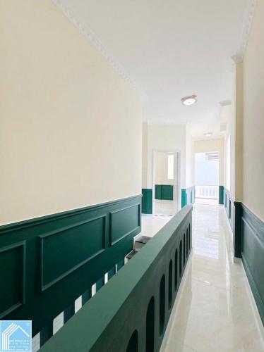 BÁN NHÀ LẦU - GÓC 2MT Hẻm - MỚI TUYỆT ĐẸP. Hẻm 233 NVCừ (gần Cao Đẳng Y Tế CT)