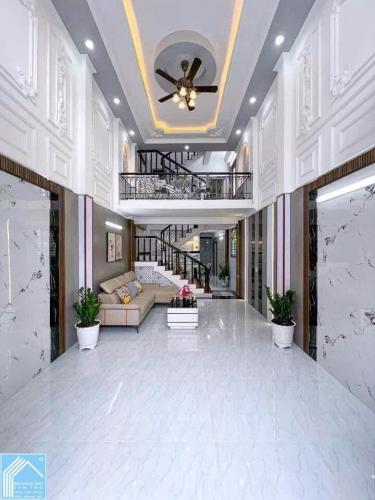 Bán nhà lầu - GÓC 2MT HẺM - TRỤC CHÍNH, sổ hoàn công - NỘI THẤT đẹp