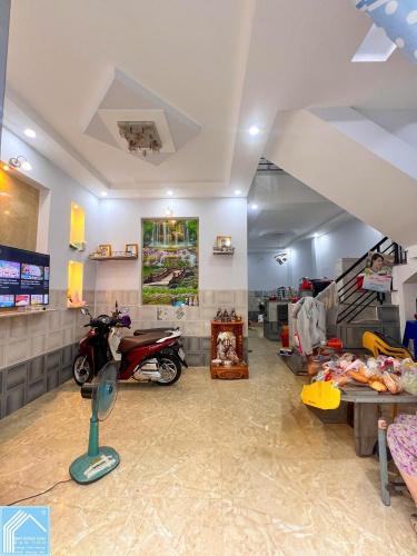 Bán nhà lầu đúc 4 phòng ngủ gần công viên lưu hữu phước giá 2,59 tỷ