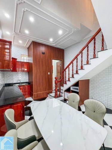 Bán nhà MẶT TIỀN, 1T3L đúc, sổ hoàn công. Gần cầu Gạch Ngỗng (Mậu Thân)