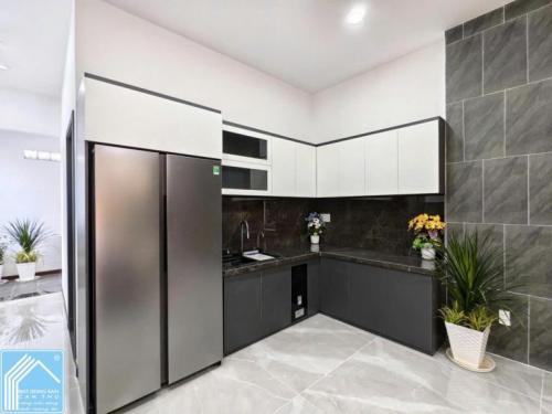 Bán nhà mặt tiền kdc hồng phát gần vòng xoay ngã năm hoàng quốc việt giá 6,150 tỷ