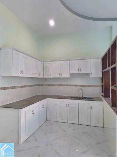 Bán nhà MẶT TIỀN lộ nhựa, thích hợp gia đình ở, KDoanh, buôn bán tại nhà