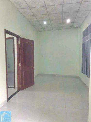 Bán nhà MẶT TIỀN lộ nhựa, thích hợp gia đình ở, KDoanh, buôn bán tại nhà