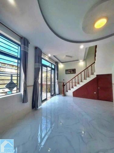 Bán nhà MẶT TIỀN lộ nhựa, thích hợp gia đình✔Vừa ở, vừa KDoanh, buôn bán tại nhà