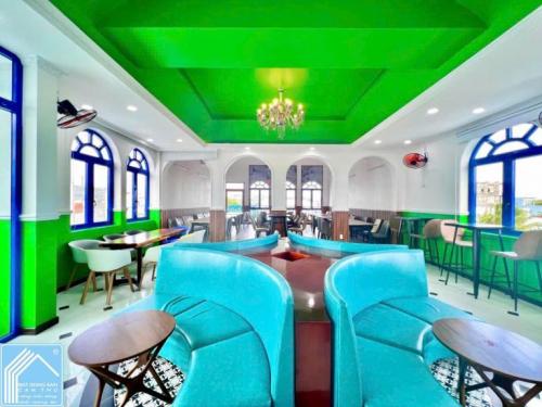 BÁN NHÀ mới đẹp, TẶNG NGUYÊN QUÁN ĐANG KD, vị trí HOT nhất Cần Thơ