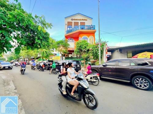 BÁN NHÀ mới đẹp, TẶNG NGUYÊN QUÁN ĐANG KD, vị trí HOT nhất Cần Thơ
