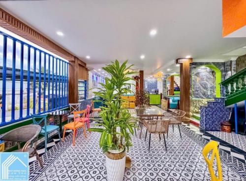 BÁN NHÀ mới đẹp, TẶNG NGUYÊN QUÁN ĐANG KD, vị trí HOT nhất Cần Thơ