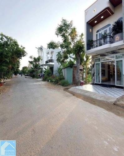 BÁN NHÀ mới xây - Mặt Tiền - KDC CỬU LONG (Có phòng ngủ tầng trệt)