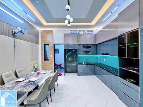 Bán nhà mới xây thiết kế hiện đại 1 trệt, 2 lầu, khu văn hoá Tây Đô