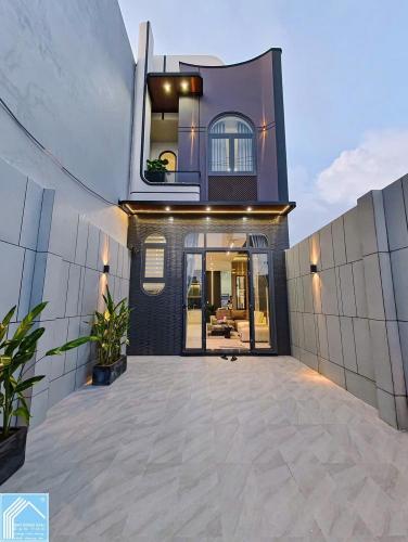 BÁN NHÀ PHỐ HIỆN ĐẠI. Có sân đậu ôtô, 2 MẶT TIỀN (trước Lộ - sau view sông)