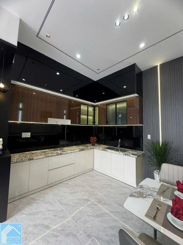 BÁN NHÀ PHỐ HIỆN ĐẠI. Có sân đậu ôtô, 2 MẶT TIỀN (trước Lộ - sau view sông)