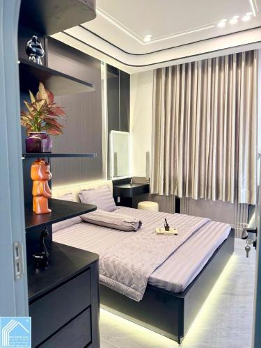 BÁN NHÀ PHỐ HIỆN ĐẠI. Có sân đậu ôtô, 2 MẶT TIỀN (trước Lộ - sau view sông)