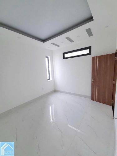 BÁN NHÀ TRỆT 2 LẦU (CÔNG VIÊN 480M2 PHÍA SAU NHÀ)