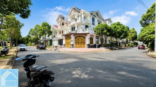 Bán nhà trệt 2 lầu góc 2 mặt tiền đs 9&10 đối diện công viên kdc hồng phát