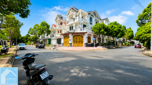 Bán nhà trệt 2 lầu góc 2 mặt tiền đs 9&10 đối diện công viên kdc hồng phát