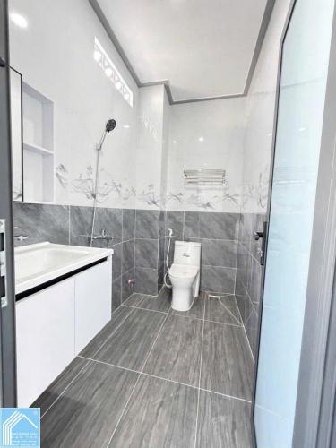 BÁN NHÀ TRỆT 2 LẦU MỚI- 4 PHÒNG NGỦ - ĐƯỜNG A5 - KDC PHÚ AN - PHƯỜNG HƯNG PHÚ, TP CẦN THƠ