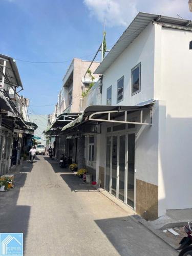 Bán Nhà Trệt Lầu Bê tông Nhẹ Trục chính hẻm 112 Hoàng Quốc Việt - Cách HQV 100m