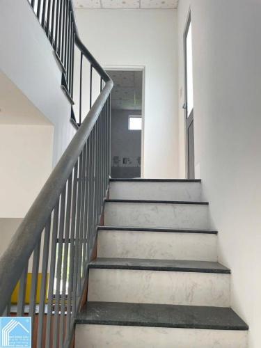 Bán Nhà Trệt Lầu Bê tông Nhẹ Trục chính hẻm 112 Hoàng Quốc Việt - Cách HQV 100m