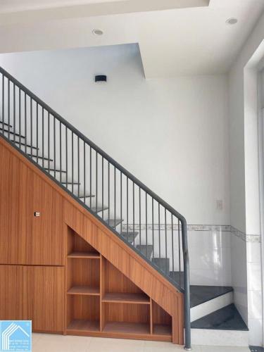 Bán Nhà Trệt Lầu Bê tông Nhẹ Trục chính hẻm 112 Hoàng Quốc Việt - Cách HQV 100m