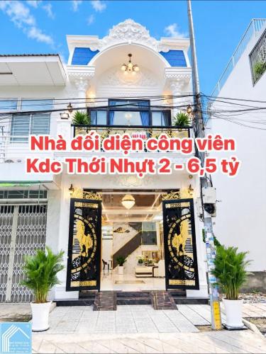 Bán Nhà Trệt Lầu đường số 6 đối diện bờ kè công viên kdc Thới Nhựt 2