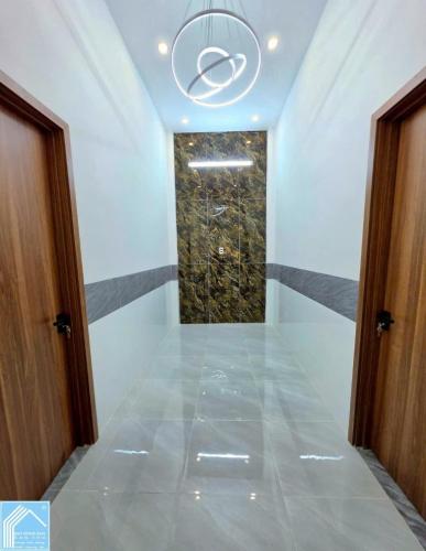 Bán nhà trệt lầu đường Vàm Ông Cửu, cách đường Huỳnh Thị Nở 15m, gần chợ Cái Chanh
