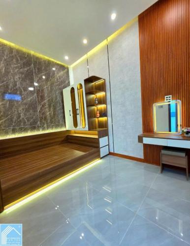 Bán nhà trệt lầu đường Vàm Ông Cửu, cách đường Huỳnh Thị Nở 15m, gần chợ Cái Chanh