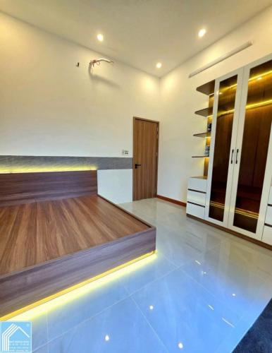 Bán nhà trệt lầu đường Vàm Ông Cửu, cách đường Huỳnh Thị Nở 15m, gần chợ Cái Chanh