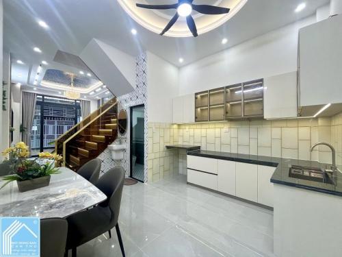 Bán Nhà Trệt Lầu Góc 2 Mặt tiền hẻm 1 Trần Vĩnh Kiết - Thông hẻm 112 Hoàng Quốc Việt