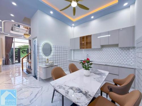 Bán Nhà Trệt Lầu Góc 2 Mặt tiền hẻm 112 Hoàng Quốc Việt - Gần chợ Nổi, P.An Bình