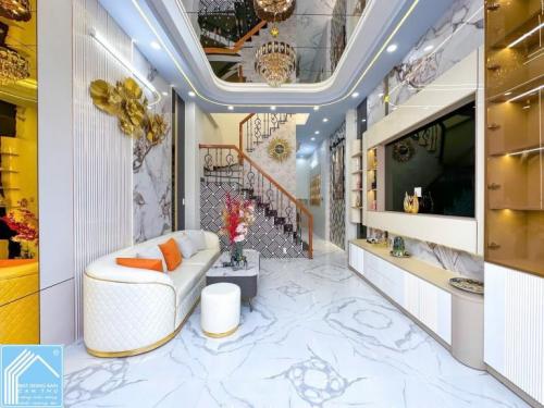 Bán Nhà Trệt Lầu hẻm 11 Nguyễn Văn Linh - Gần Hồ Bún Xáng ĐHCT