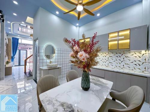 Bán Nhà Trệt Lầu hẻm 11 Nguyễn Văn Linh - Gần Hồ Bún Xáng ĐHCT