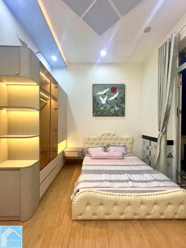 Bán Nhà Trệt Lầu hẻm 112 cách đường hoàng Quốc Việt 200m Thông hẻm 1 Trần Vĩnh Kiết