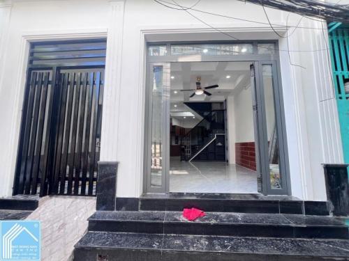 Bán Nhà Trệt Lầu Hẻm 117/12 Hoàng Văn Thụ - Cách Mặt tiền HVT 65m