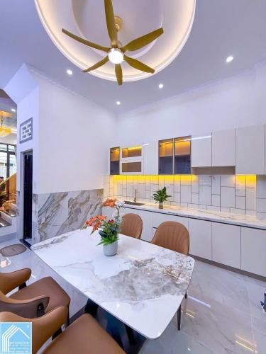 Bán Nhà Trệt Lầu hẻm 147 Liên tổ 12-20 đường Nguyễn Văn Cừ - Gần CĐ Y Tế Cần Thơ