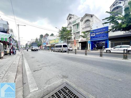 Bán Nhà Trệt Lầu Mặt tiền đường Trần Hoàng Na - Cách Nguyễn Hiền 80m, P.Tân An